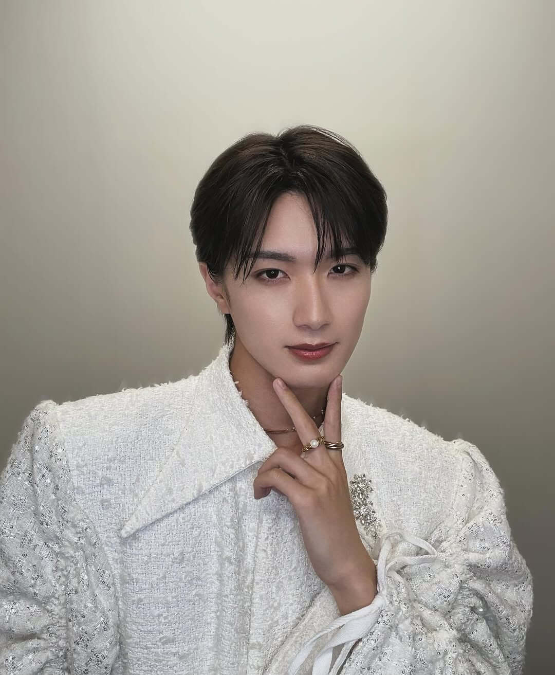 山中柔太朗、黒髪回帰。あまりにも美しすぎて時が止まった…