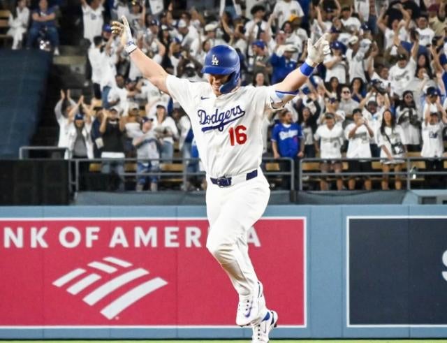 ドジャース・ウィル・スミスが延長阻止の一打！ダイヤモンドを回る感動シーン