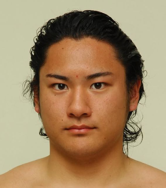 「100日後に髷を切る力士」初日の元琴恵光、"眼光鋭いイケメンショット"をインスタ投稿！