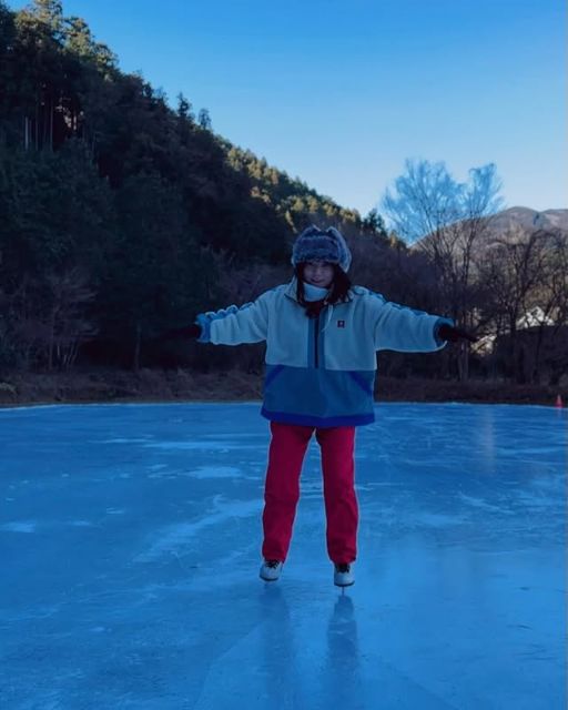 アンゴラ村長、『埼玉の天然氷スポット』で恐る恐る？なスケートショットが可愛すぎると話題