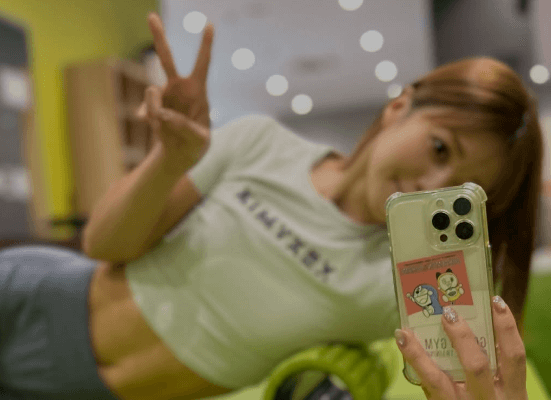 「素晴らしい写真ですよ」筋トレ美女子、GWもジムで熱烈トレーニング！筋肉ショットムービーにファン拍手喝采「脚の筋肉凄いですね」