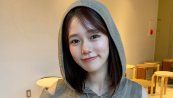 「しっかりメイク×クセポーズが最強すぎ！」川口葵、女神感あふれるオフショットにファン大興奮！