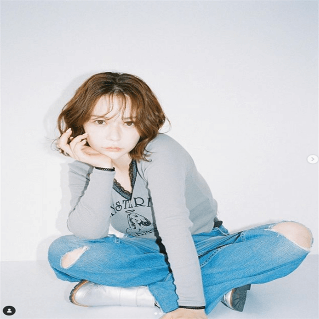 元SKE48・村重杏奈「ファッション誌」掲載記念！ヒステリックグラマー着用のへそ出しルックを公開