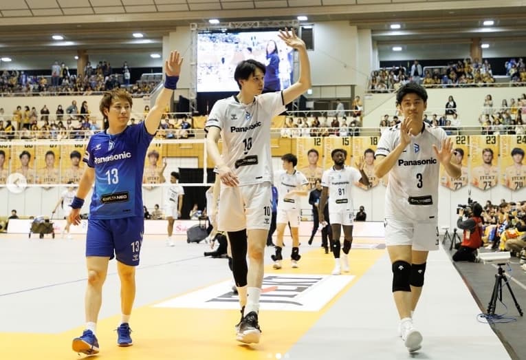 「最後までボールを落とさない！」山本智大、激闘フルセットを制した勝利にファン大興奮