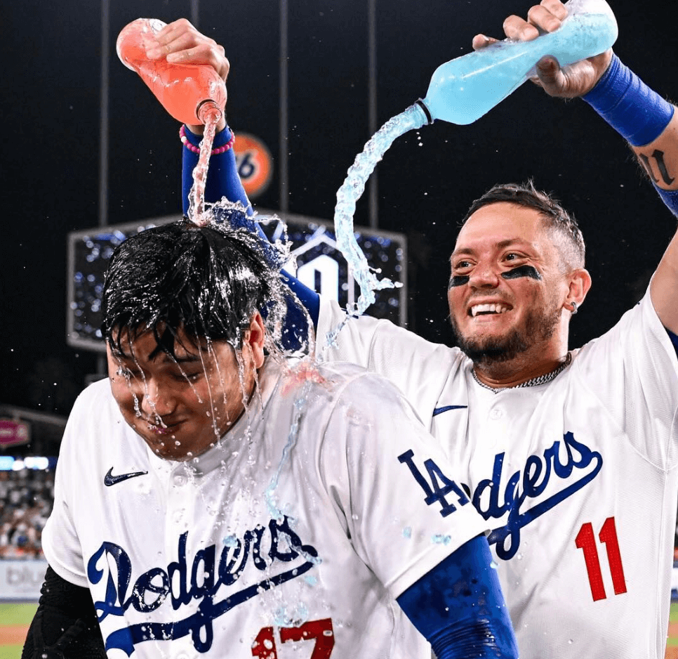 劇的アーチで40-40を達成した大谷翔平 ファンへの