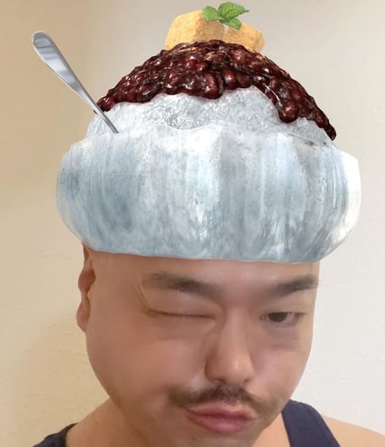 クロちゃん　小豆かき氷を頭にのせたレアショットを公開