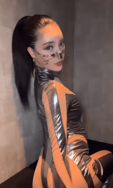 CJD・RIONA「セクシータイトスーツ」スタイルにファン悶絶！？