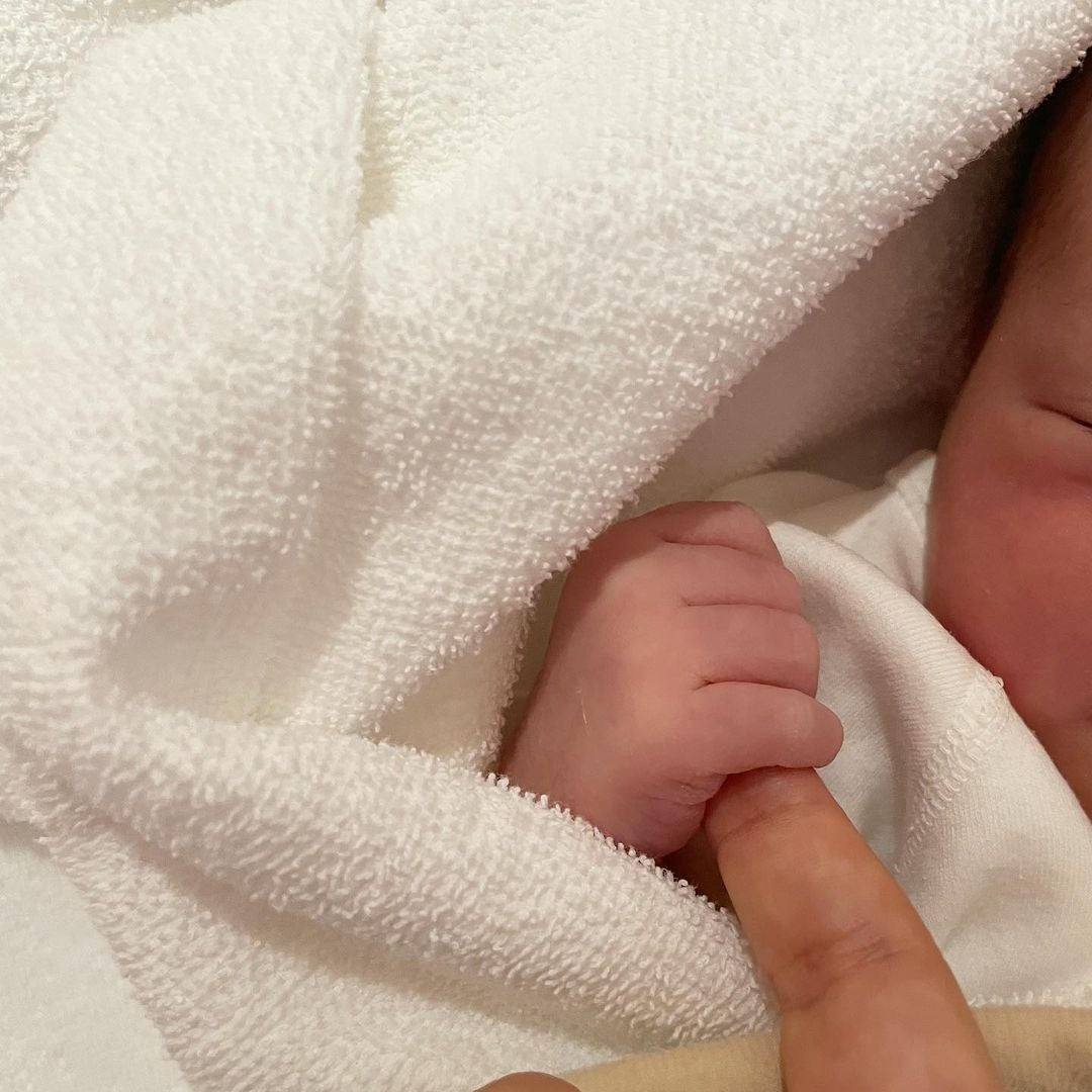 弟の翔太さんも「❤️❤️❤️」で祝福🕊 モーガン茉愛羅さんが夫松田龍平さんとの間に第1子を出産👶