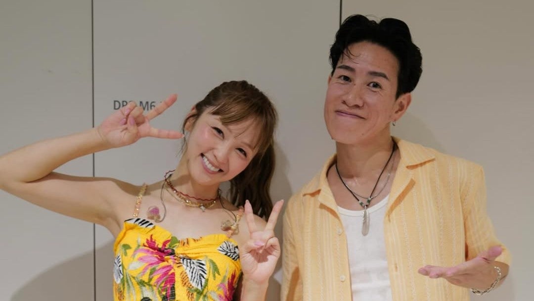 伝説グループの“名曲メドレー”が話題…あの金髪歌姫が見せた“再会の笑顔”に胸アツ