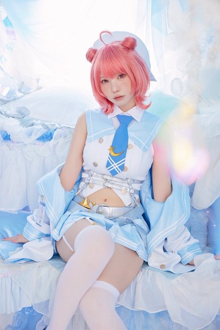 えなこがファン悶絶の可愛すぎコスプレ姿を公開 ミニスカから美脚のぞかせる