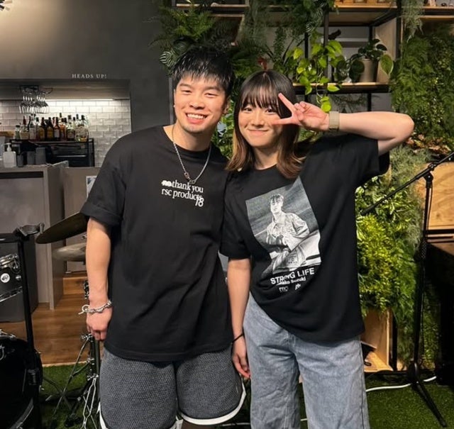 歓喜の再会！女子プロボクサー・鈴木なな子が田中恒成との感謝イベントで笑顔