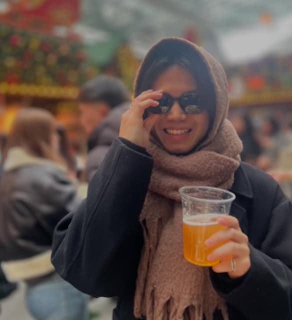 フェンシング飯村一輝、クリスマスマーケットでのひととき！写真に込めた笑いと魅力