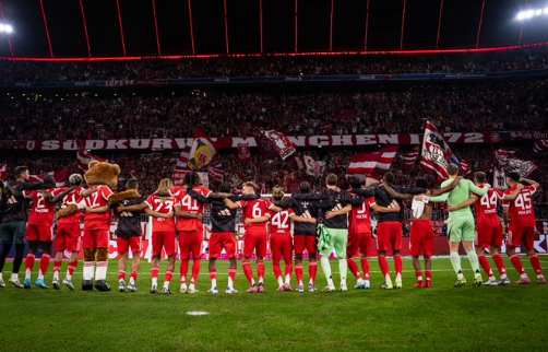 バイエルン、開幕戦でRBライプチヒに6発圧勝！ 選手とファンが一体となり喜び分かち合う