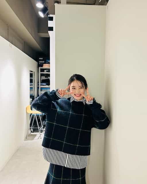 「今日のスタイリングめっちゃかわいい」人気若手女優のダブルピースショットが可愛すぎると話題に