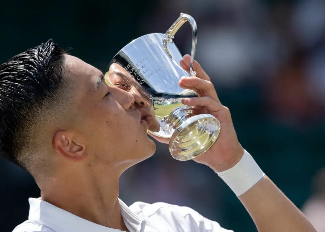 「自分を生きよう」イケメンすぎる世界王者・小田凱人、“CHAMPION”の報告にファン歓喜！力強いメッセージに「最高にカッコいい！」