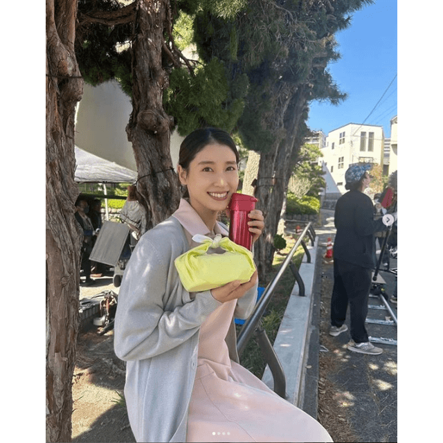 土屋太鳳がドラマエピソードを語り、お弁当堪能ロケ現場のフォトをUP！ファンはほっこり