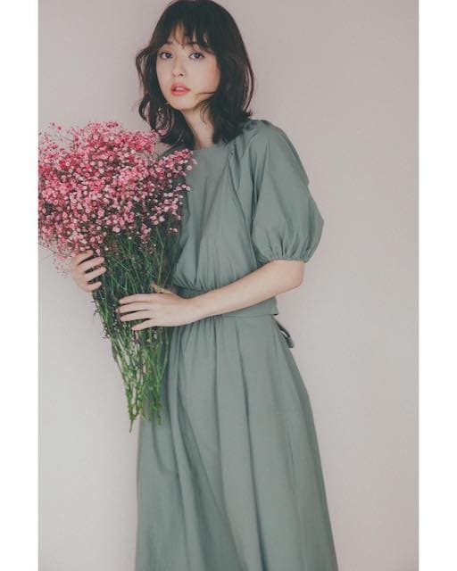 佐々木希が自身のブランド着用写真を披露💕「う〜ん、アーティスティック」