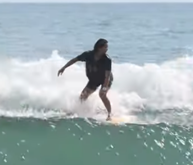 芳田花瑚、バリサーフィン映像公開！女子サーファーの華麗な小波ライディング