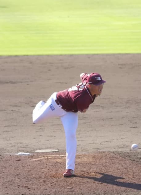 楽天・日當直喜が最新ショットを披露！一軍登板に向けて「虎視眈々」