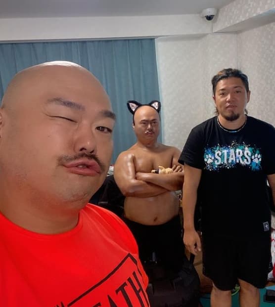 クロちゃん　モートレで朝からエネルギーチャージ！クロちゃんとの家トレ風景