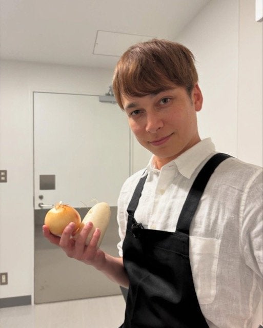 マーティン、料理姿ショットにファンほっこり「料理できる風マーティン」