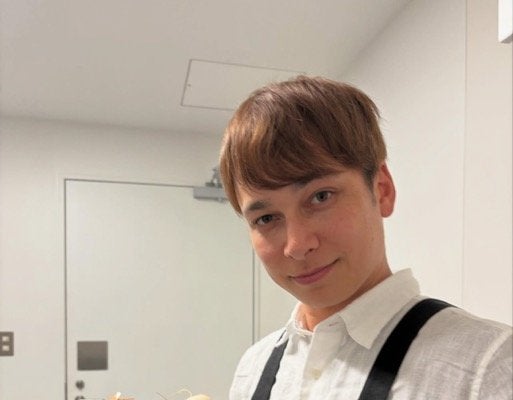 マーティン、料理姿ショットにファンほっこり「料理できる風マーティン」