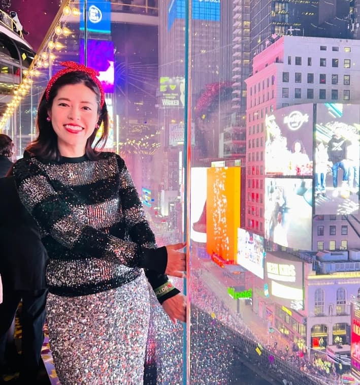 生まれ育った横浜で…女子アナ〇〇が赤レンガ倉庫のツリー点灯式に出席します