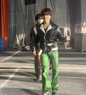 SixTONE最新シングルのリレーダンス姿に「かっこいいなぁって見てたのに吹いた笑笑」