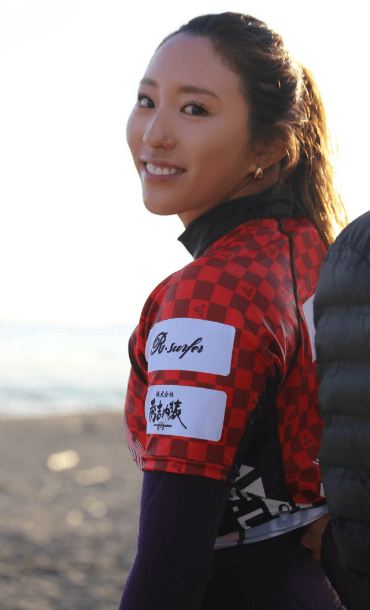 美女プロサーファー・川合美乃里、ファン待望のライディングムービー公開！「GOGOみのりん！」とコメント欄大熱狂