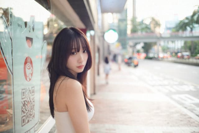 グラビアアイドル・伊織もえが香港旅を大満喫！きゅるんと画像をシェア