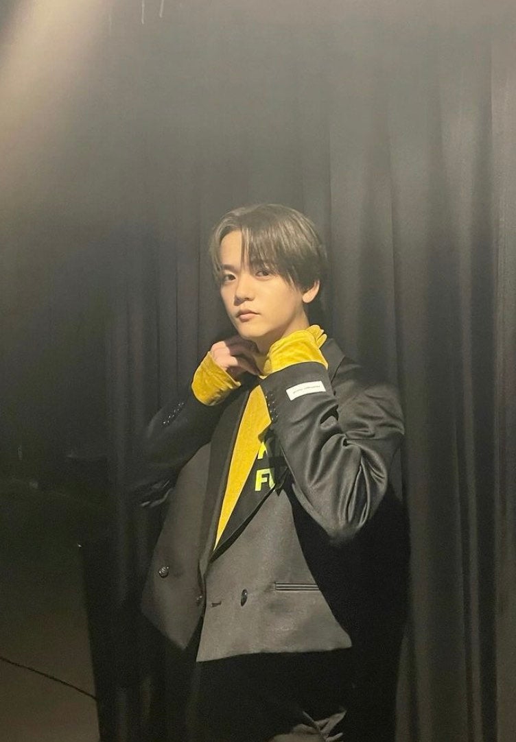 あの人気歌手の最新ショットがカッコ良すぎると話題に