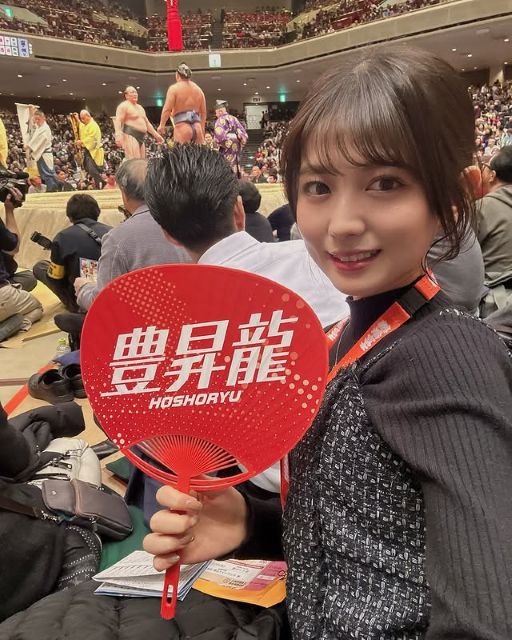 激カワモデル・せきぐちりさは"豊昇龍"推し⁉すっかりハマった相撲観戦ショットが可愛すぎる！