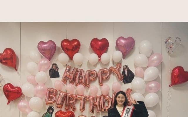 土屋太鳳、マネージャーから30歳の誕生日サプライズ！〇〇の形をしたケーキに感動する！