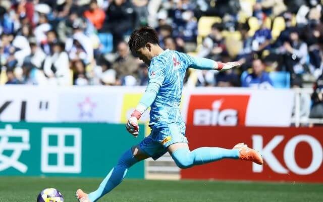 悔しさを力に。西川周作、福岡で誓った再起の一蹴！