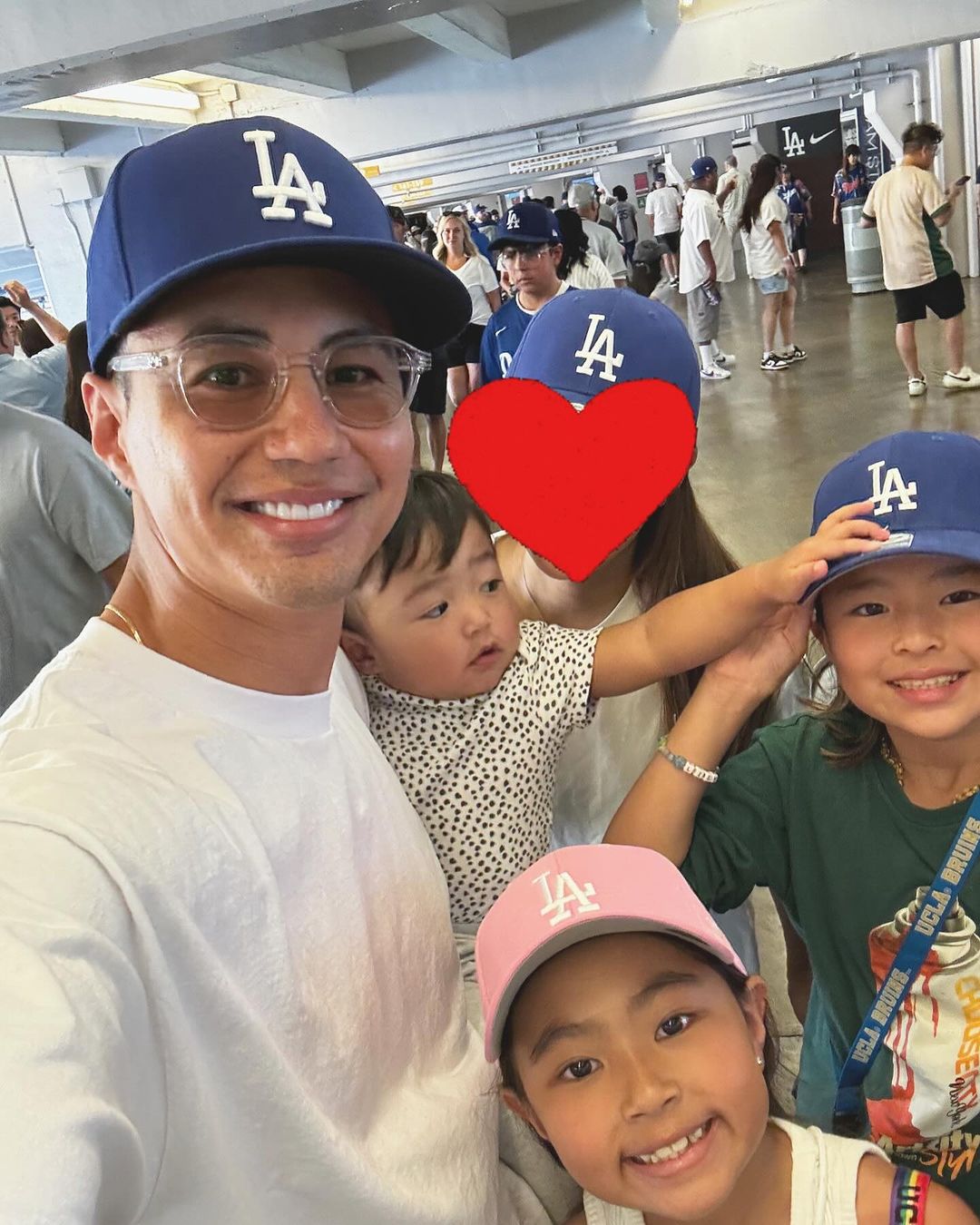 夢の家族旅行が一転...人気タレント・ユージをロサンゼルスで待ち受けていた悲劇とは