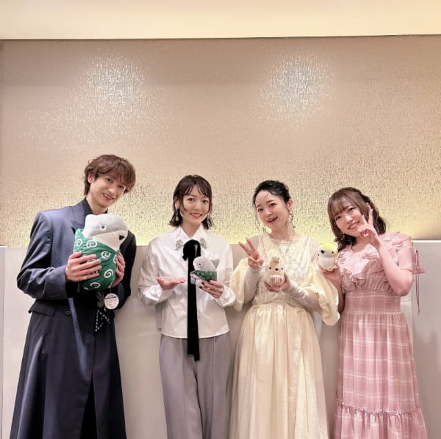 「全種類つけて嬉しい私です」声優・花澤香菜が舞台挨拶の感想を投稿