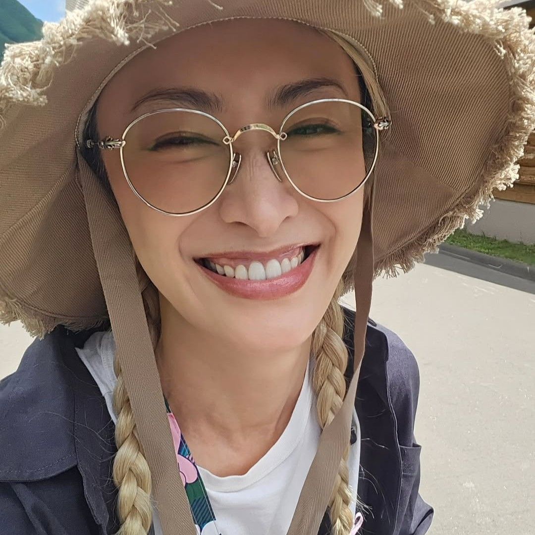 「41歳になりました」山田優が金髪三つ編みショットで誕生日を報告！