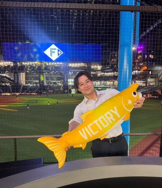 フリーアナウンサー・土井悠平、白星スタートに祝福！北海道日本ハム連勝で貯金22に