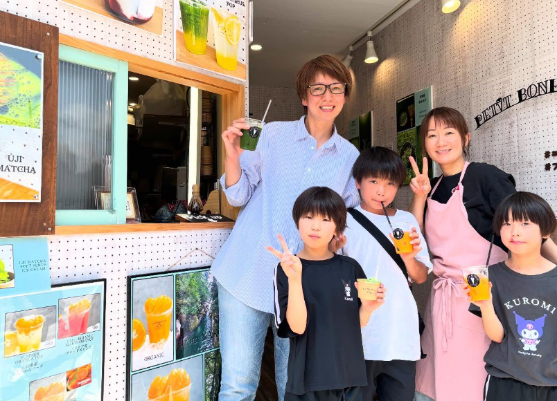 「ワンちゃん家族が来てくれた日」元バレー選手・佐野優子　猛暑でも笑顔の子連れ客対応を報告