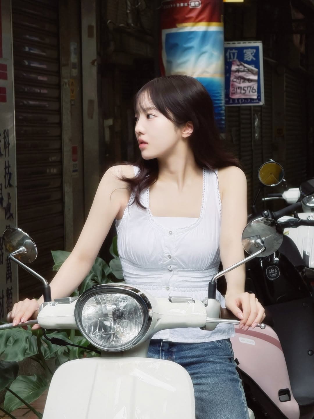 「カッコいいのも似合うなんて…！」本田真凜、写真集オフショット公開でファン悶絶！