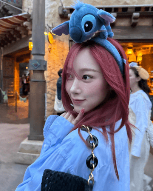 夢の国に女神降臨⁉ aespa・ジゼル、ディズニー満喫ショット大量投稿にファン歓喜！