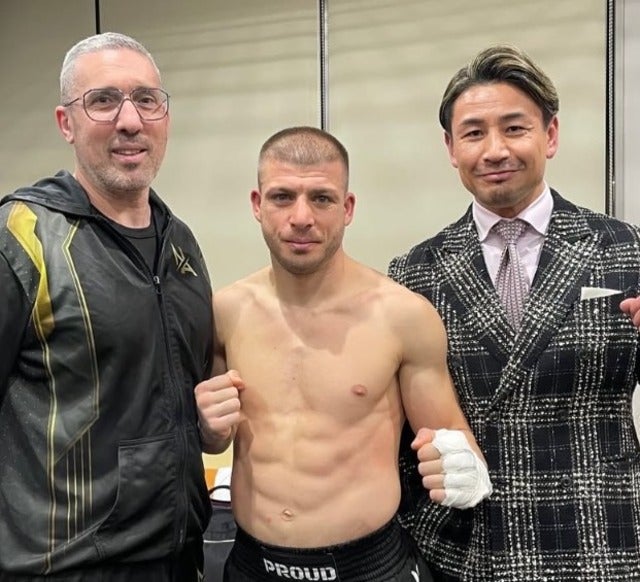 魔裟斗がギリシャから選手を連れて来てくれた戦友の活躍を喜ぶ！