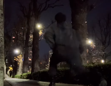 鍛える年末！武井壮、帰り道も「レッグランジ」