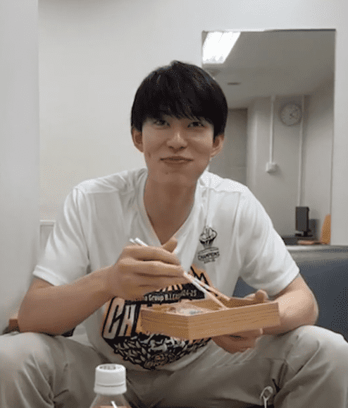 宇都宮ブレックス、小川敦也＆遠藤祐亮が“もぐもぐタイム”配信！収録前の素顔を公開