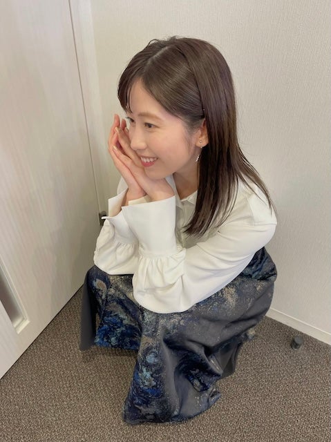 「セミロングも良き」横山由依が髪の毛が伸びた様子を披露