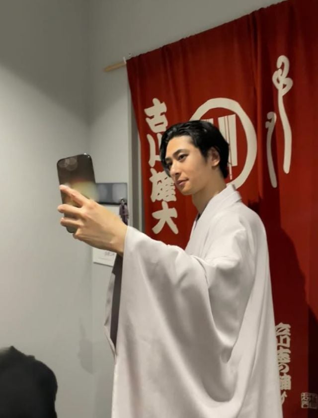 公演は大盛況！古川雄大が舞台「昭和元禄落語心中」の楽屋での写真を公開