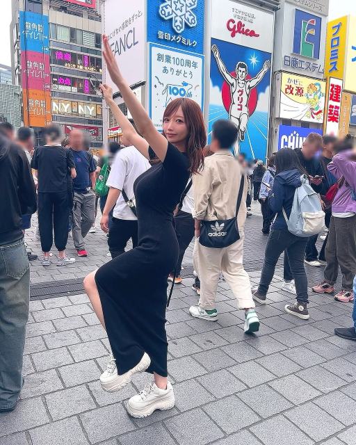 「東京に魂売ってしまってるんじゃないか？」清水あいりが大阪凱旋！美ボディ際立つワンピで