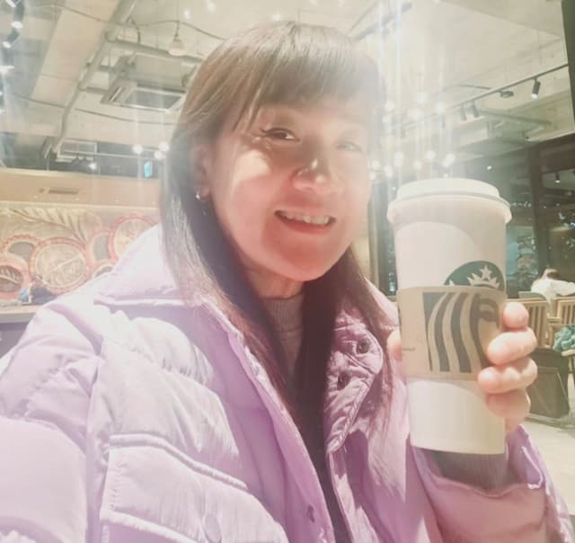 「幸せ～」谷亮子が久々のスタバを満喫
