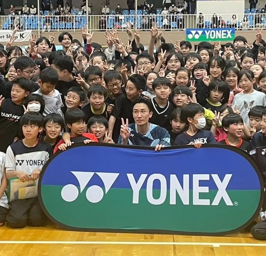 「子供の可能性は無限大」バドミントン五輪金メダリストの桃田賢斗が子どもたちとプレー