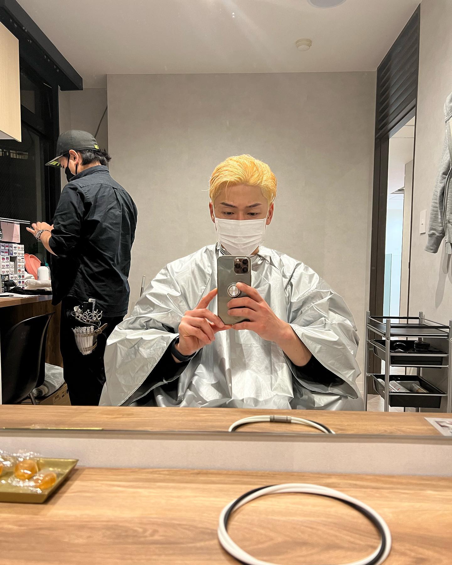 素顔がイケメンと話題の金爆・樽美酒研二 金髪イメチェンに「めっちゃ似合う」の声